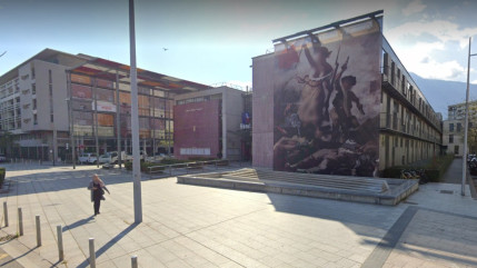 Après les émeutes, la mairie d'Echirolles va redéployer "La Liberté guidant le peuple"