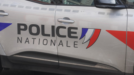 Grenoble : il menace des enfants puis s’enferme chez lui