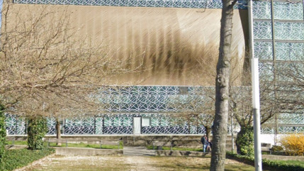 Grenoble : un jeune homme jette un extincteur du 7e étage d’un parking-relais