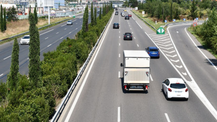 Grenoble : un poids lourd transportant du gravier se couche sur l’A49, le conducteur légèrement blessé Grenoble : un poids lourd transportant du gravier se couche sur l’A49, le conducteur légèrement blessé