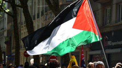 Grenoble : une manifestation pro-palestinienne perturbe la circulation du tramway sur le cours Jean-Jaurès