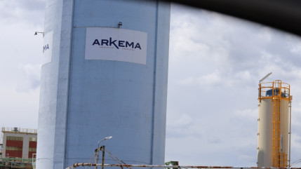 Isère : Arkema menace de fermer l’usine si le blocage persiste Isère : Arkema menace de fermer l’usine si le blocage persiste