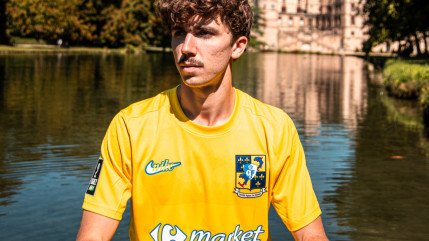 Le Grenoble Foot 38 présente un troisième maillot plutôt osé Le Grenoble Foot 38 présente un troisième maillot plutôt osé