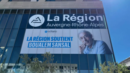 Le portrait de Boualem Sansal sur le siège de la Région dénoncé par Stéphane Gemmani Le portrait de Boualem Sansal sur le siège de la Région dénoncé par Stéphane Gemmani