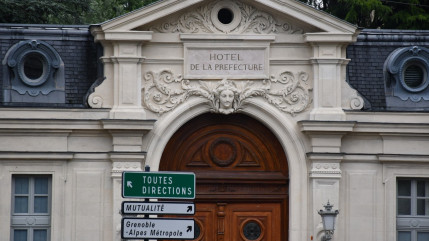 Message moqueur envers Jean-Luc Mélenchon : la préfecture de l'Isère dit avoir été piratée sur X (ex-Twitter) Message moqueur envers Jean-Luc Mélenchon : la préfecture de l'Isère dit avoir été piratée sur X (ex-Twitter)