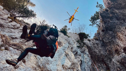 Près de Grenoble : deux alpinistes dévissent sur un glacier du massif des Ecrins et se blessent sérieusement Près de Grenoble : deux alpinistes dévissent sur un glacier du massif des Ecrins et se blessent sérieusement