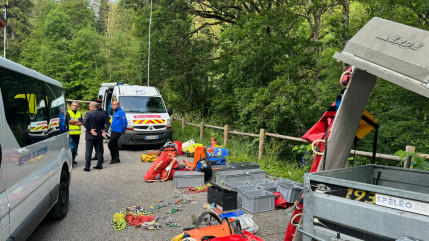 Près de Grenoble : un spéléologue de 25 ans sauvé in extremis de la grotte du Guiers-Mort Près de Grenoble : un spéléologue de 25 ans sauvé in extremis de la grotte du Guiers-Mort