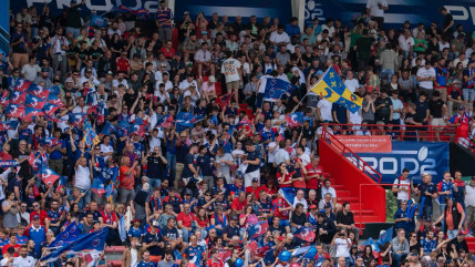 Rugby : des affrontements provoquent l’intervention des CRS à la fin de Grenoble-Perpignan Rugby : des affrontements provoquent l’intervention des CRS à la fin de Grenoble-Perpignan