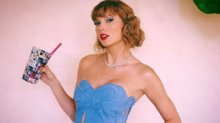 Taylor Swift reçoit "le prix du meilleur album de l'année" aux Grammy Awards