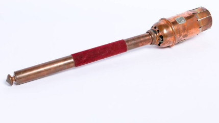 Un flambeau des Jeux Olympiques de Grenoble 1968 en vente aux enchères ce vendredi