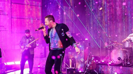 VIDEO : Quand Chris Martin (Coldplay) s'invite incognito dans un karaoké ! VIDEO : Quand Chris Martin (Coldplay) s'invite incognito dans un karaoké !