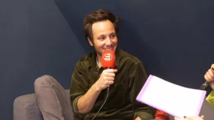 Vianney : son fils Edgar ne partage pas les mêmes goûts musicaux que lui Vianney : son fils Edgar ne partage pas les mêmes goûts musicaux que lui