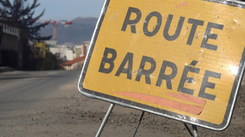 Acc&egrave;s r&eacute;gul&eacute;s vers l&rsquo;Oisans : Vizille et Saint-Pierre-de-M&eacute;sage ferment des routes secondaires le week-end