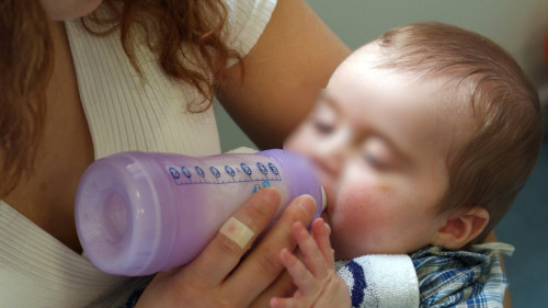 Bébé enlevé à Grenoble : le père et ses complices font l'objet d'un mandat d'arrêt international